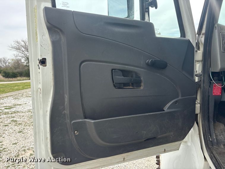 image for item FG2877 2012 International 7400 SBA Bucket truck