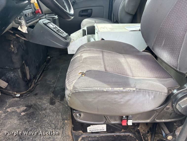 image for item FG2877 2012 International 7400 SBA Bucket truck