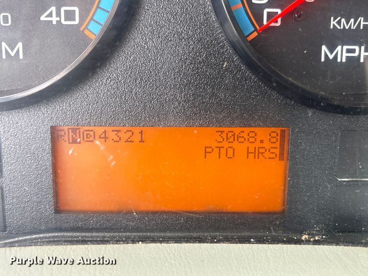 image for item FG2877 2012 International 7400 SBA Bucket truck