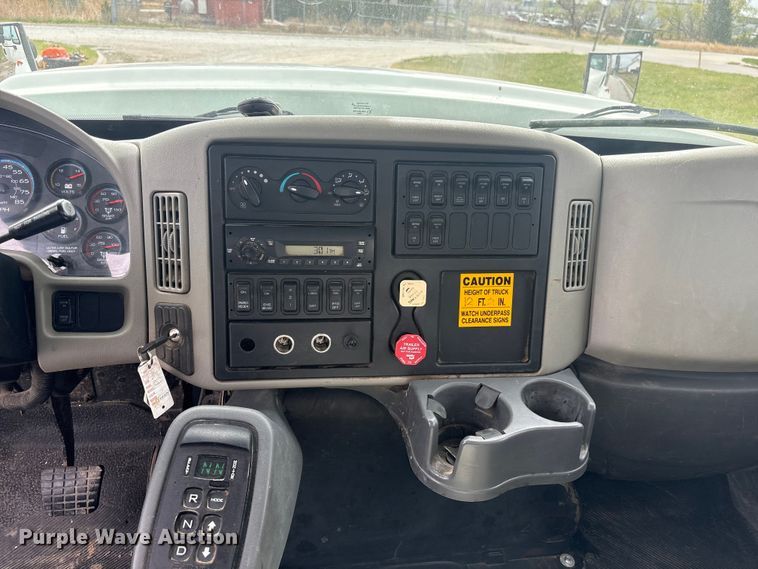 image for item FG2877 2012 International 7400 SBA Bucket truck