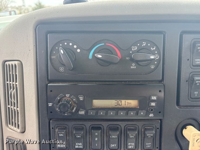 image for item FG2877 2012 International 7400 SBA Bucket truck