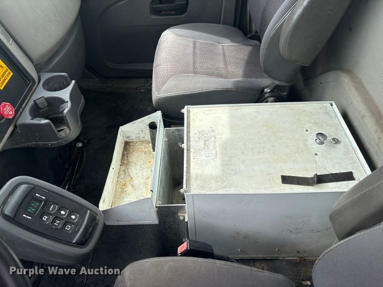 image for item FG2877 2012 International 7400 SBA Bucket truck