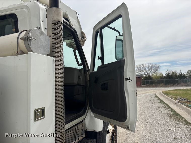 image for item FG2877 2012 International 7400 SBA Bucket truck