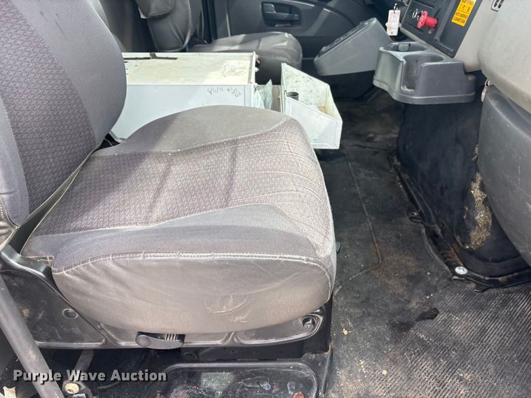 image for item FG2877 2012 International 7400 SBA Bucket truck