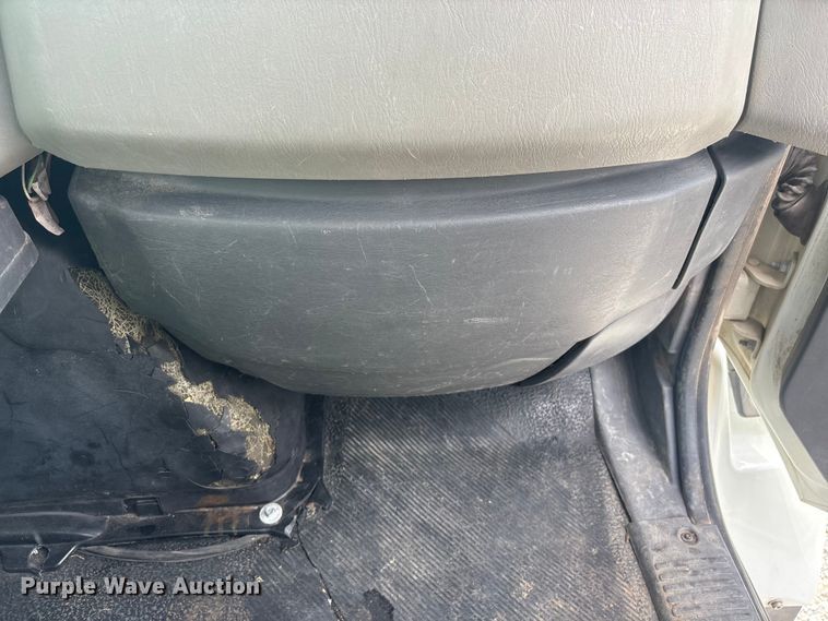 image for item FG2877 2012 International 7400 SBA Bucket truck