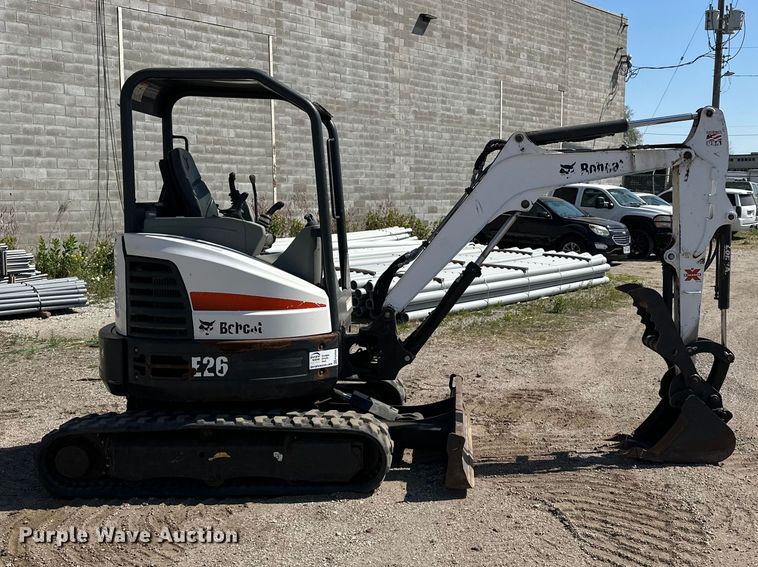 image for item FG2909 2019 Bobcat E26 mini excavator