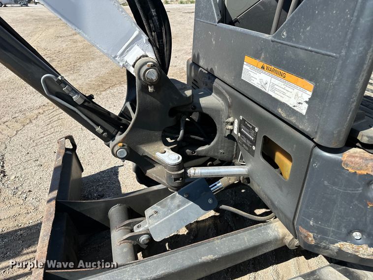image for item FG2909 2019 Bobcat E26 mini excavator