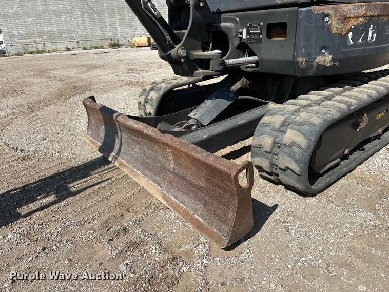 image for item FG2909 2019 Bobcat E26 mini excavator
