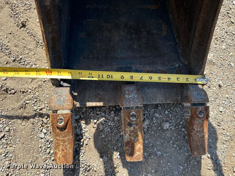 image for item FG2909 2019 Bobcat E26 mini excavator
