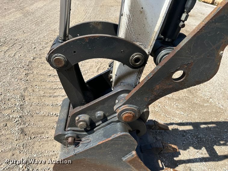 image for item FG2909 2019 Bobcat E26 mini excavator