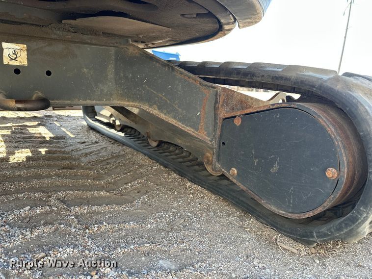 image for item FG2909 2019 Bobcat E26 mini excavator