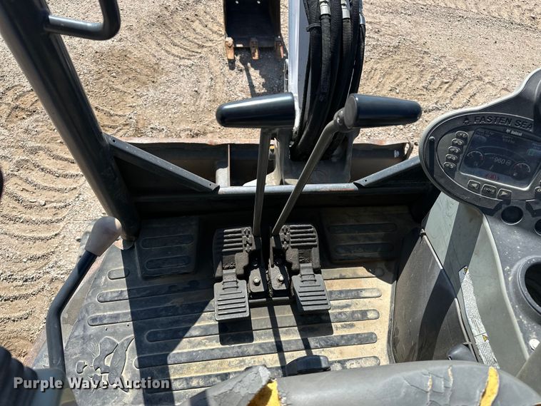image for item FG2909 2019 Bobcat E26 mini excavator