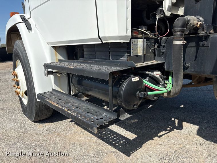 image for item FG2911 2003 Freightliner FL80 dump truck