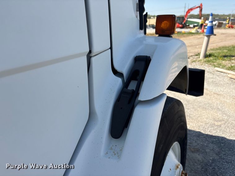 image for item FG2911 2003 Freightliner FL80 dump truck