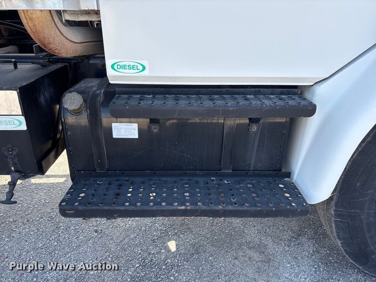 image for item FG2911 2003 Freightliner FL80 dump truck