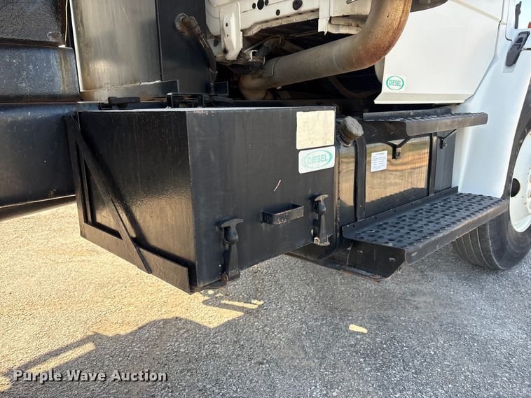 image for item FG2911 2003 Freightliner FL80 dump truck