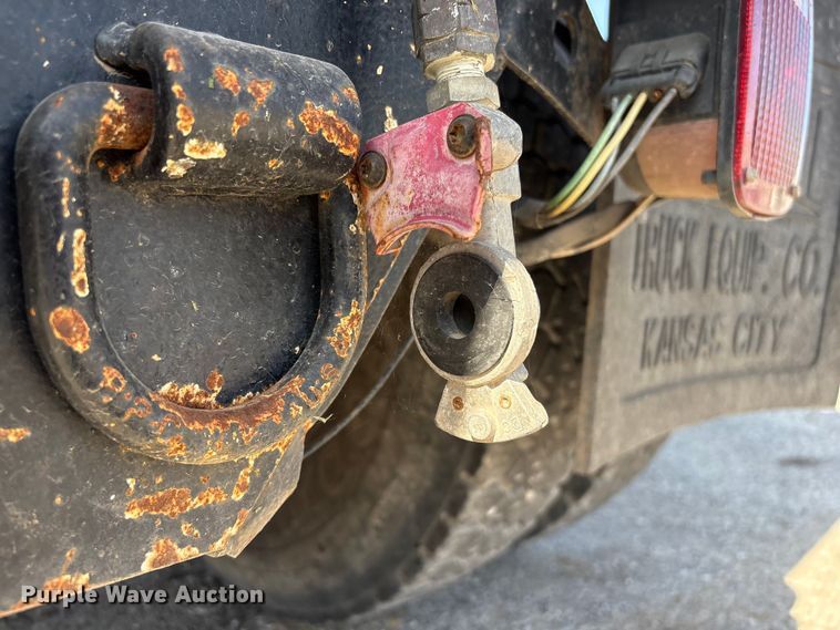 image for item FG2911 2003 Freightliner FL80 dump truck