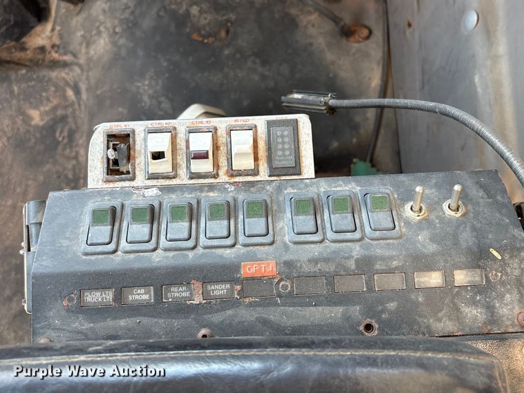 image for item FG2911 2003 Freightliner FL80 dump truck