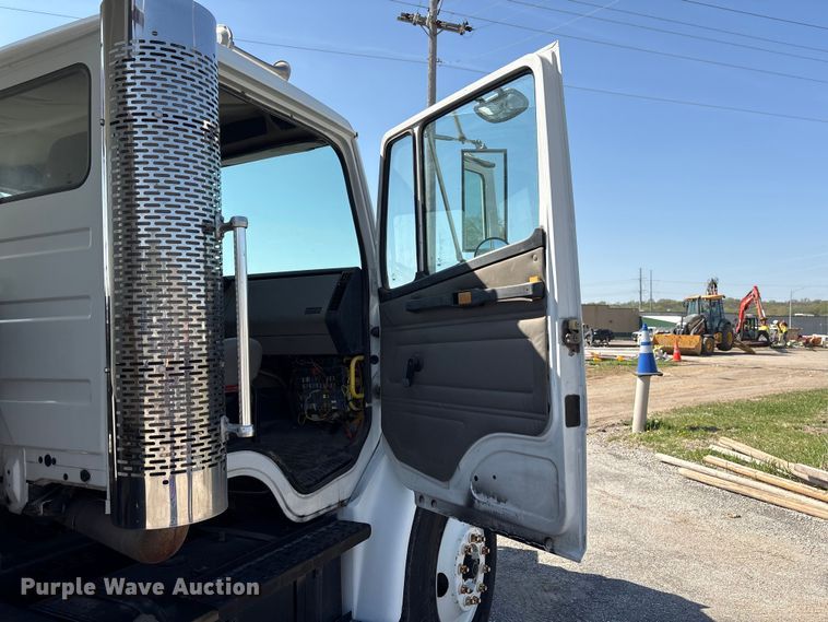 image for item FG2911 2003 Freightliner FL80 dump truck