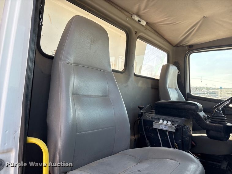 image for item FG2911 2003 Freightliner FL80 dump truck