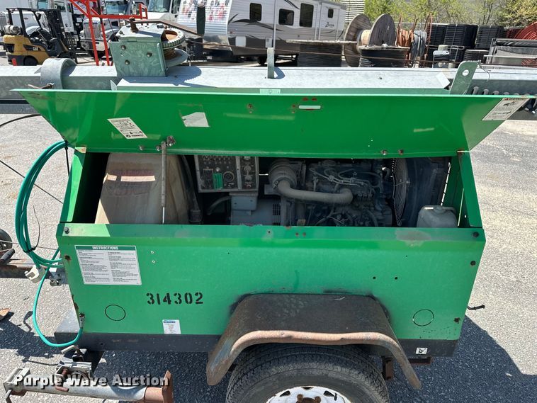 image for item FG2914 2010 Terex RL4000 light plant