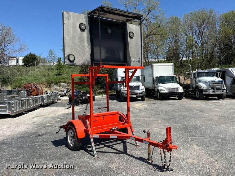 image for item FG2916 Ver-Mac arrow board trailer