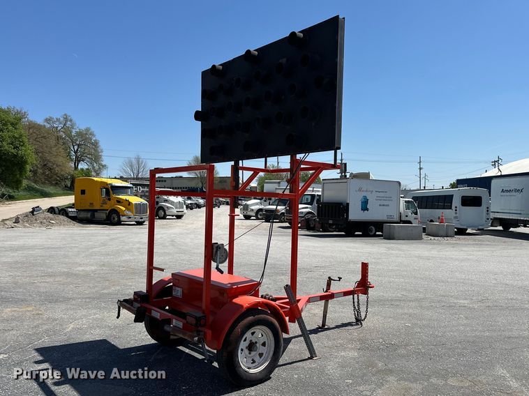image for item FG2916 Ver-Mac arrow board trailer