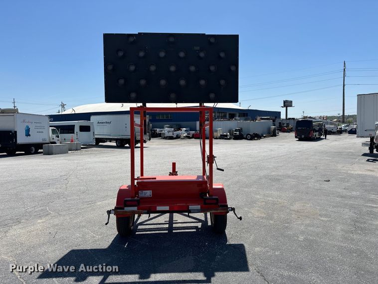 image for item FG2916 Ver-Mac arrow board trailer