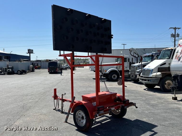 image for item FG2916 Ver-Mac arrow board trailer