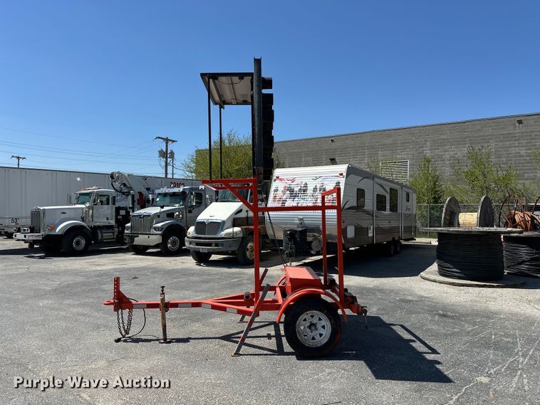 image for item FG2916 Ver-Mac arrow board trailer