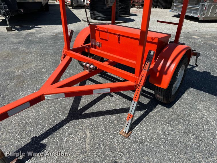 image for item FG2916 Ver-Mac arrow board trailer