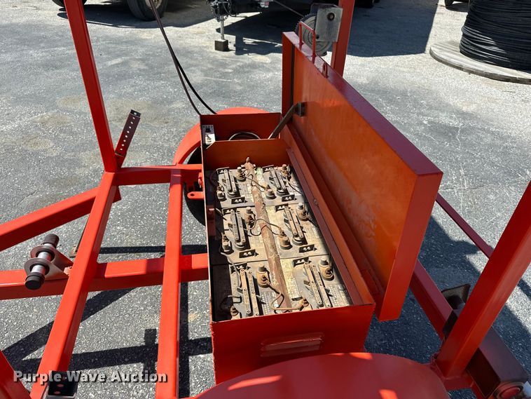 image for item FG2916 Ver-Mac arrow board trailer