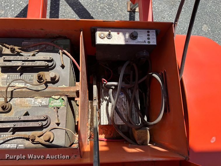 image for item FG2916 Ver-Mac arrow board trailer