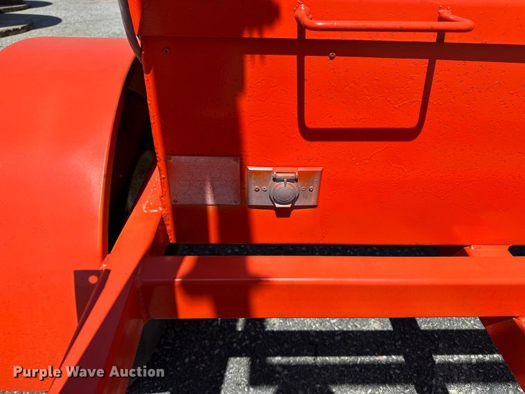 image for item FG2916 Ver-Mac arrow board trailer