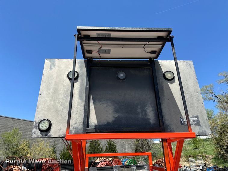 image for item FG2916 Ver-Mac arrow board trailer