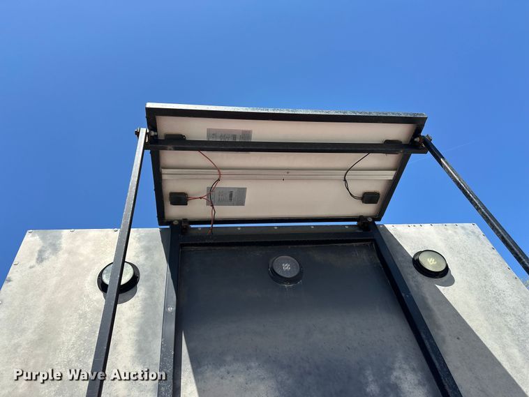 image for item FG2916 Ver-Mac arrow board trailer