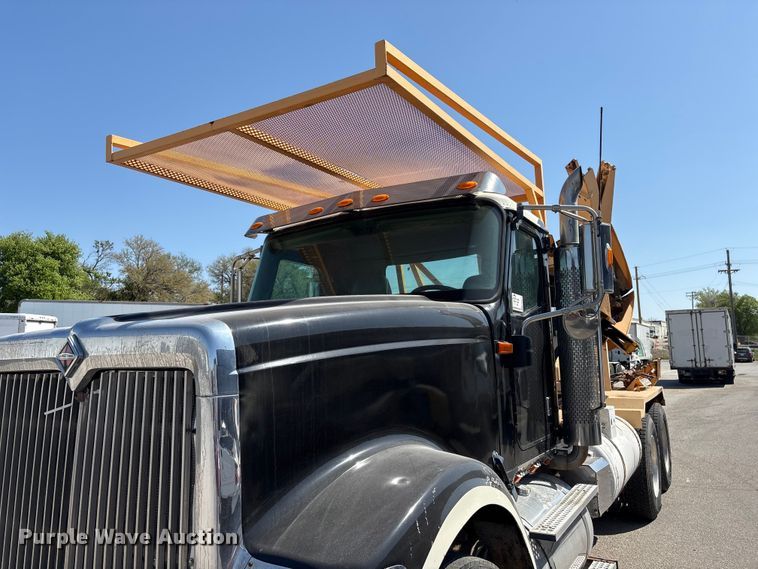 image for item FG2917 2005 International 9900i truck cab and chassis with tree spade  