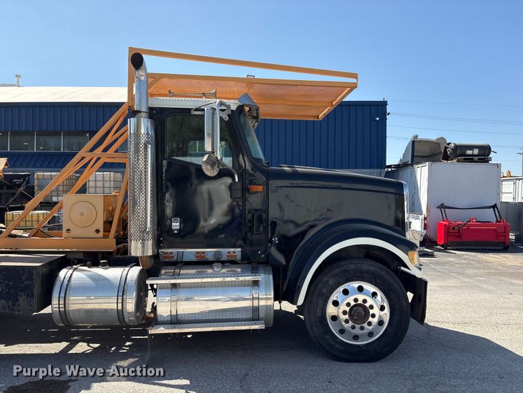 image for item FG2917 2005 International 9900i truck cab and chassis with tree spade  