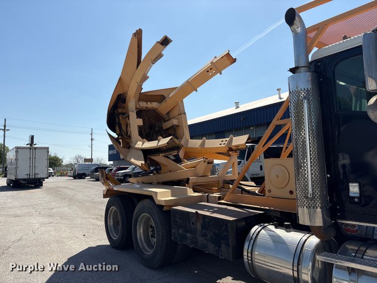 image for item FG2917 2005 International 9900i truck cab and chassis with tree spade  
