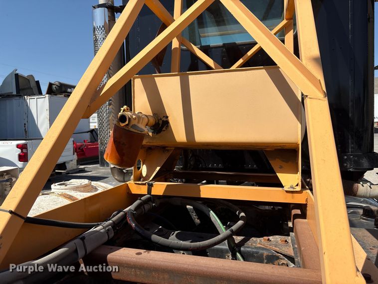 image for item FG2917 2005 International 9900i truck cab and chassis with tree spade  