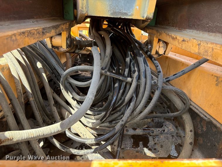 image for item FG2917 2005 International 9900i truck cab and chassis with tree spade  