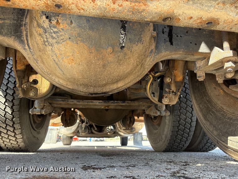image for item FG2917 2005 International 9900i truck cab and chassis with tree spade  