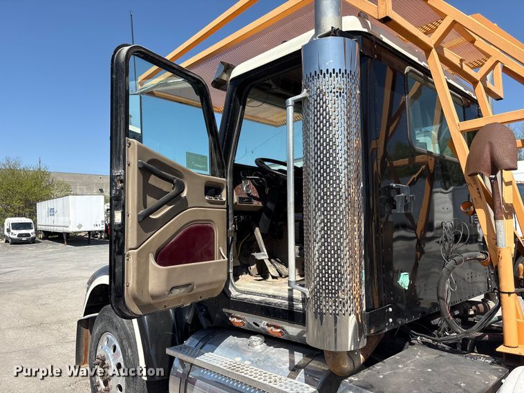 image for item FG2917 2005 International 9900i truck cab and chassis with tree spade  