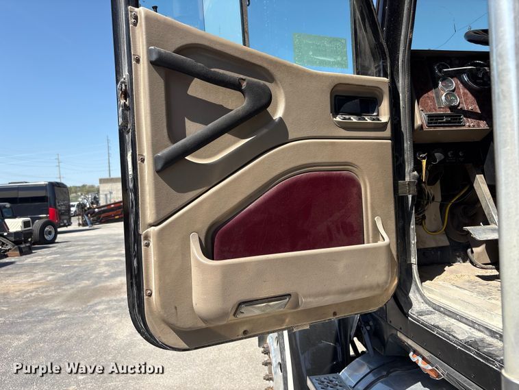 image for item FG2917 2005 International 9900i truck cab and chassis with tree spade  