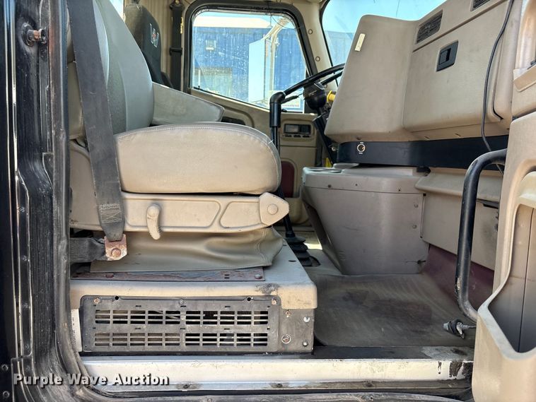 image for item FG2917 2005 International 9900i truck cab and chassis with tree spade  