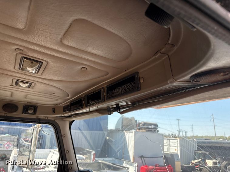 image for item FG2917 2005 International 9900i truck cab and chassis with tree spade  