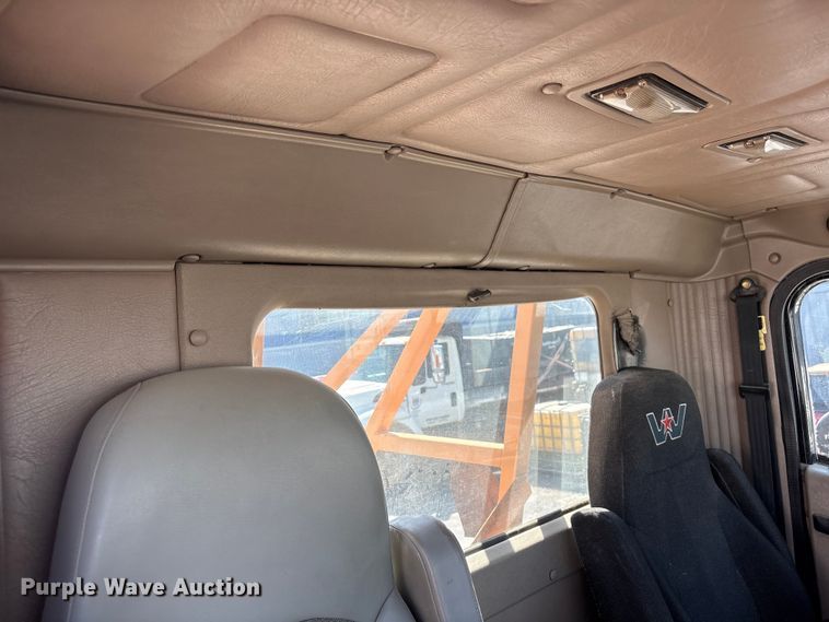 image for item FG2917 2005 International 9900i truck cab and chassis with tree spade  