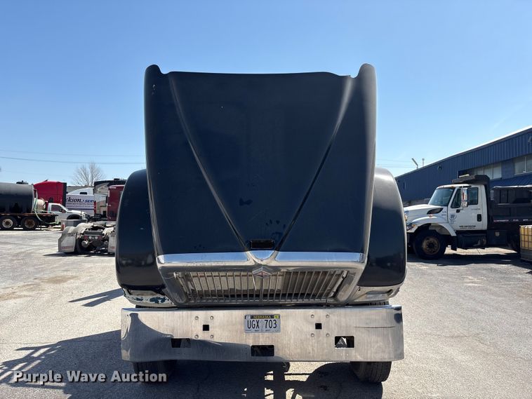image for item FG2917 2005 International 9900i truck cab and chassis with tree spade  