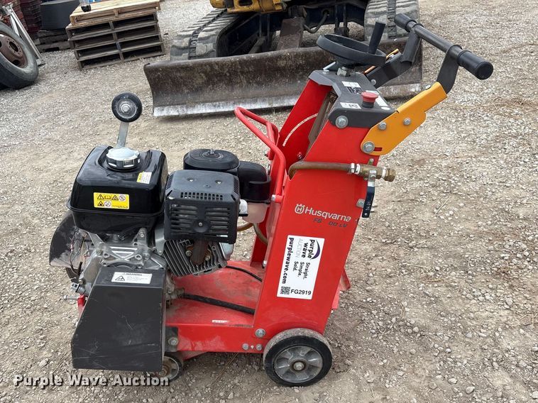 image for item FG2919 2013 Husqvarna FS400LV concrete saw