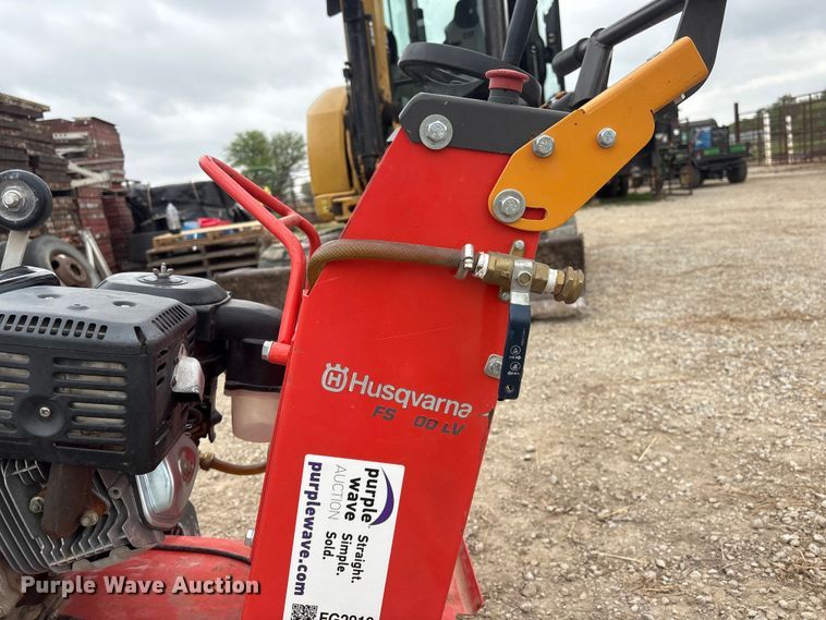 image for item FG2919 2013 Husqvarna FS400LV concrete saw